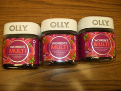 3- Olly Women’s Multivitamin Gummy A Multitasking Blend Of Vitamins Exp 7/6/2027